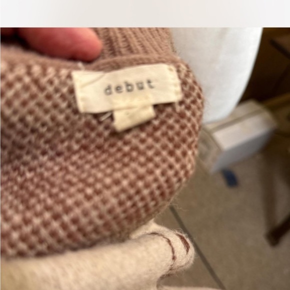 Debut brown and cream knit sweater with a dog pattern motif  Crew neck szM - Picture 7 of 7